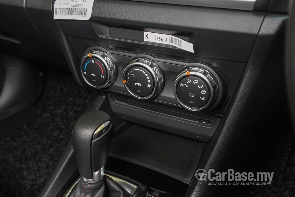 Mazda 3 Sedan BM (2014) Interior