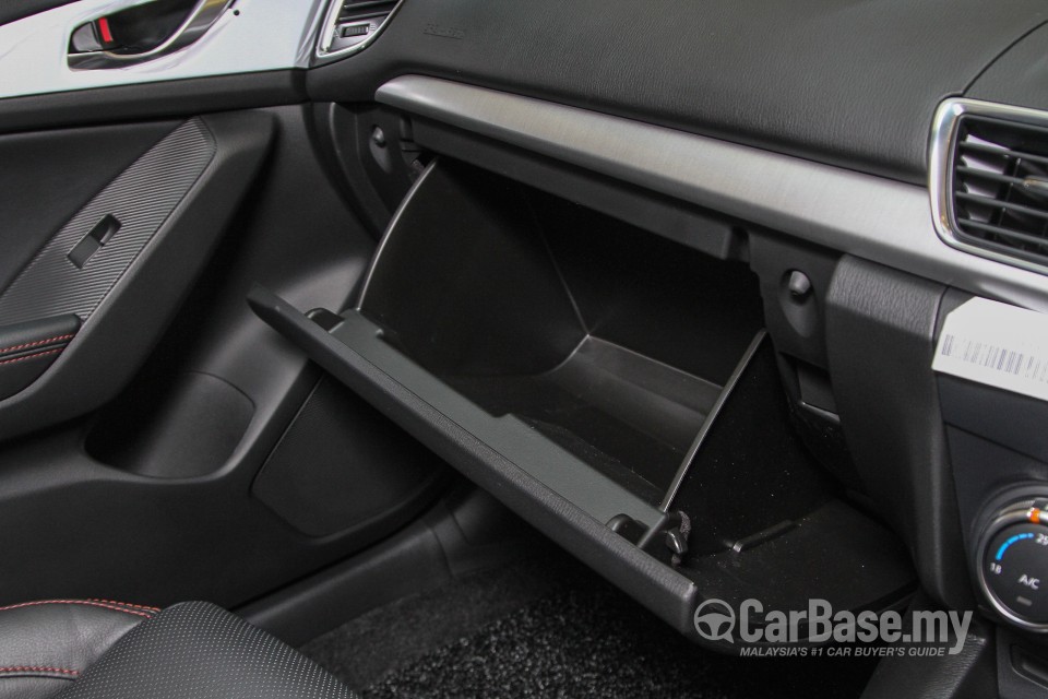 Mazda 3 Sedan BM (2014) Interior