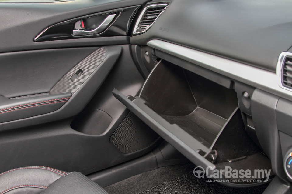 Mazda 3 Sedan BM (2014) Interior