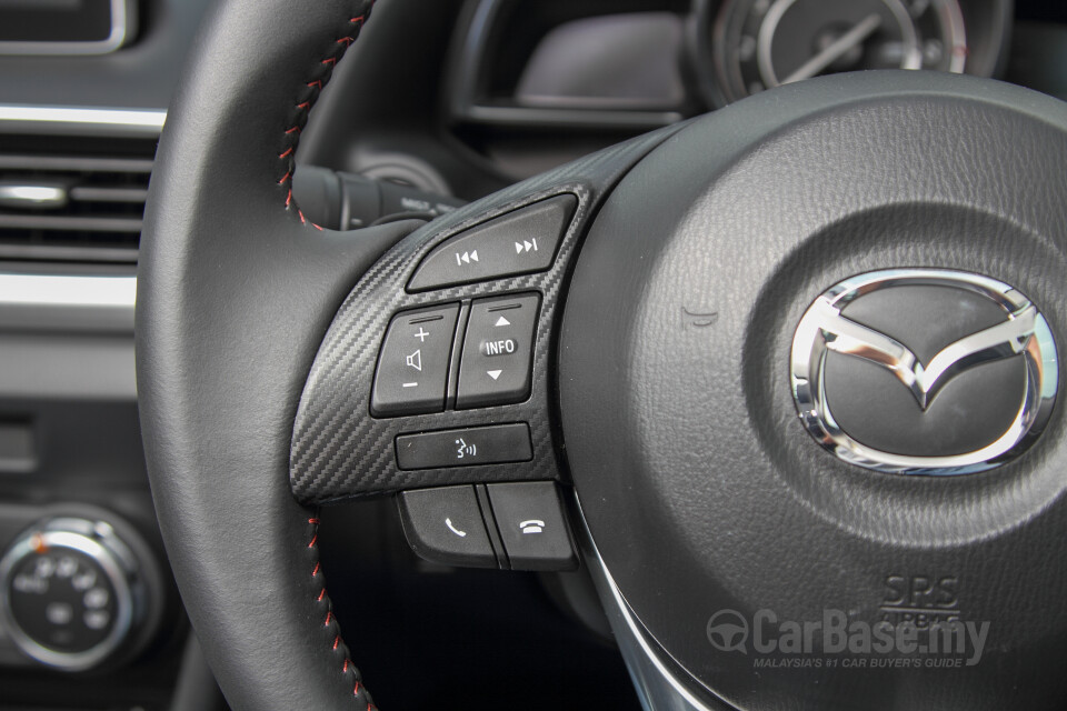 Nissan Navara D23 (2015) Interior