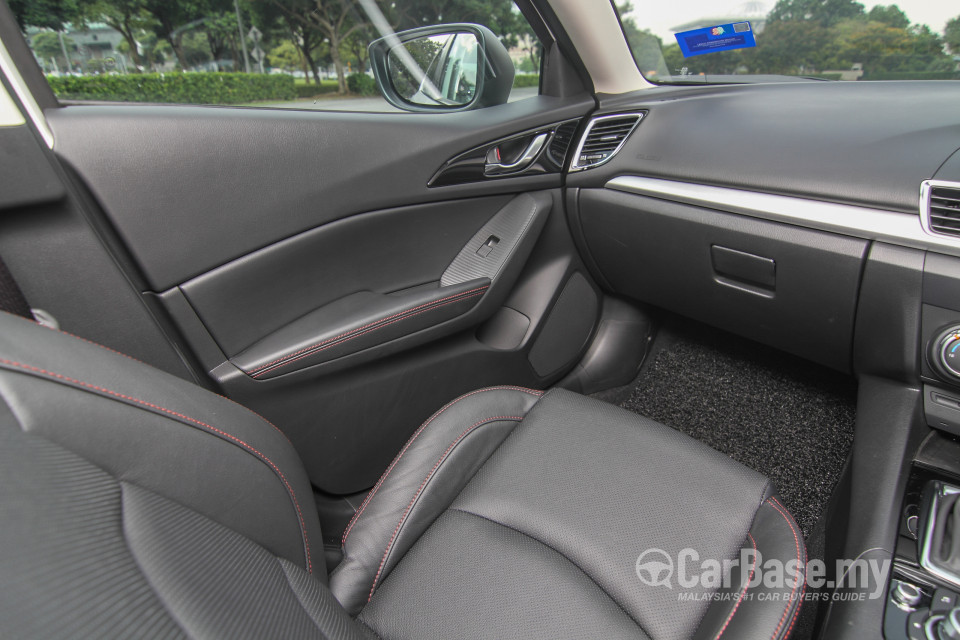 Mazda 3 Sedan BM (2014) Interior