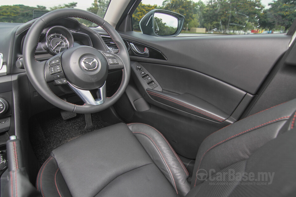 Nissan Navara D23 Facelift (2021) Interior