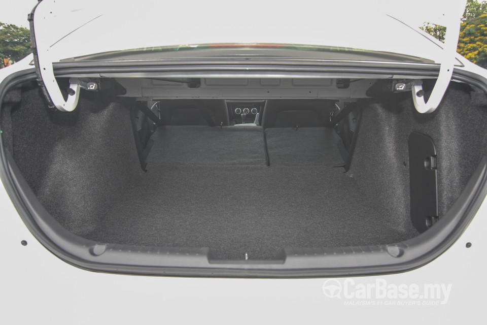 Mazda 3 Sedan BM (2014) Interior