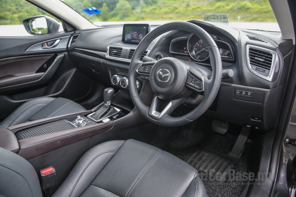 Volkswagen Touareg Mk2 (2010) Interior