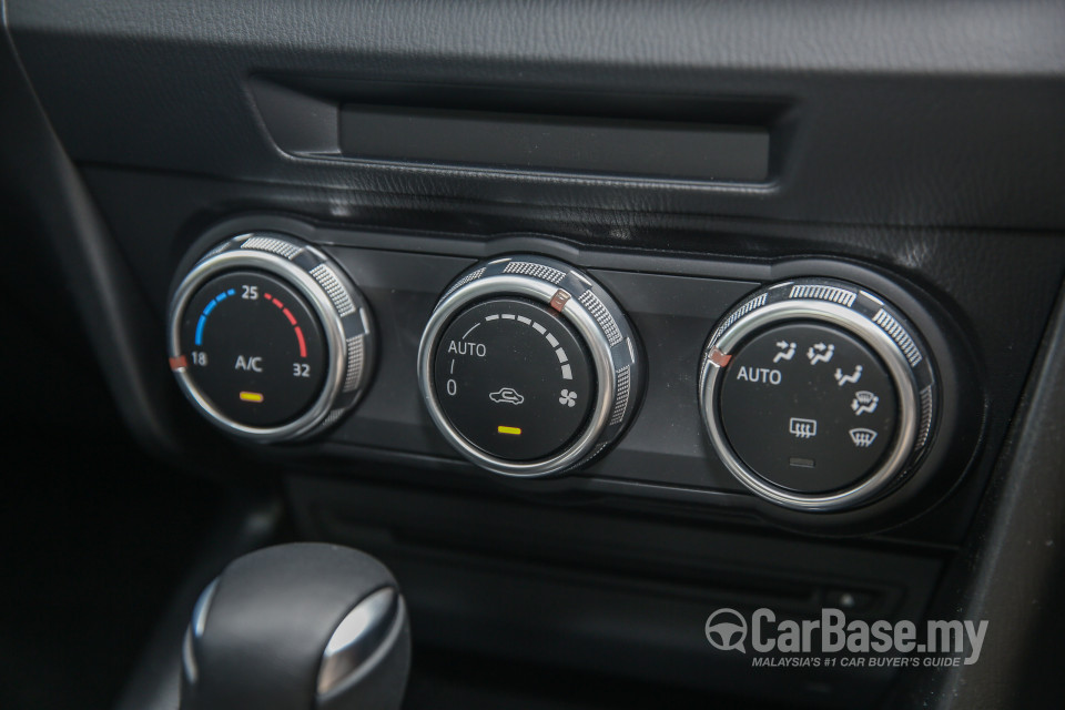 Mazda 3 Sedan BM Facelift (2017) Interior