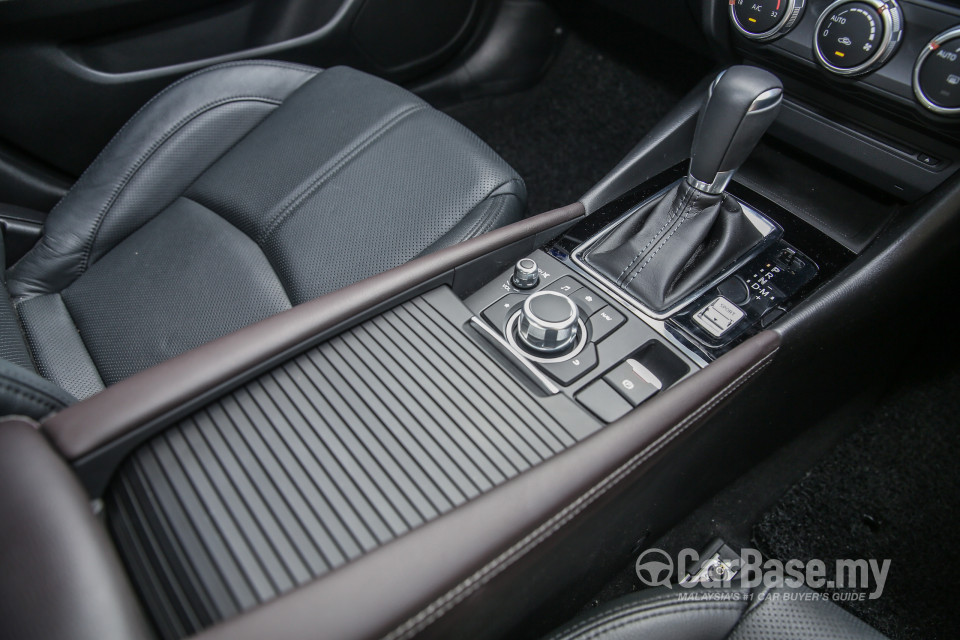 Mazda 3 Sedan BM Facelift (2017) Interior