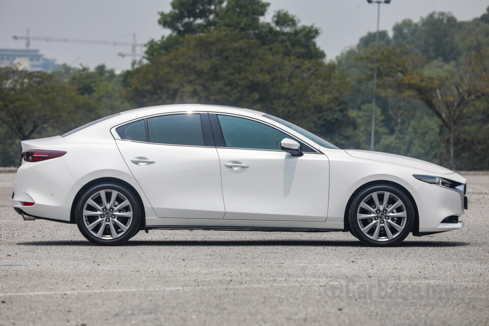 Subaru Outback BN (2015) Exterior