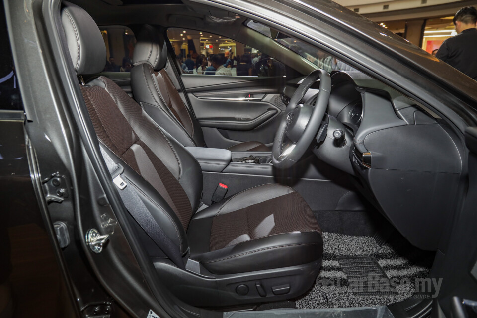 Proton Exora Mk1 RC (2019) Interior