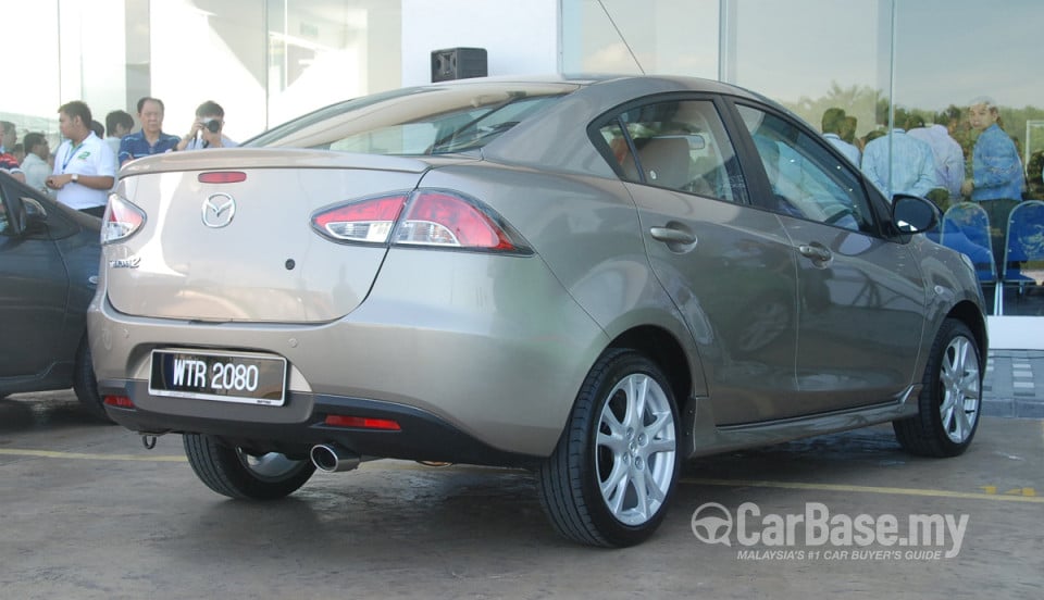 Mazda 2 Sedan DE (2010) Exterior