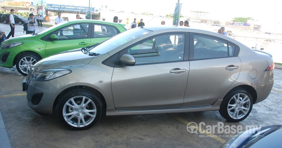 Mazda 2 Sedan DE (2010) Exterior