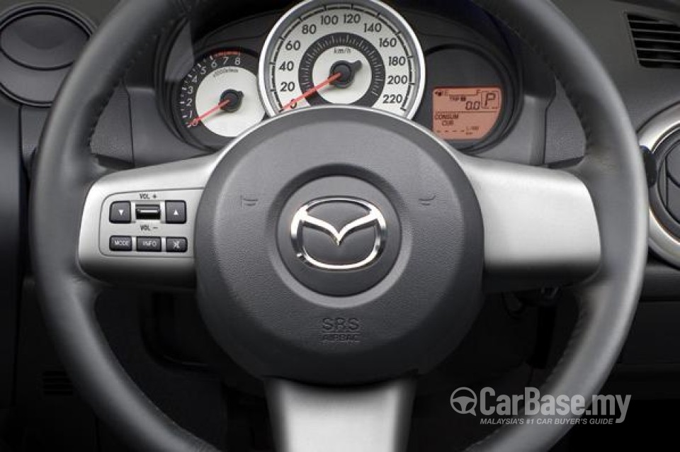 Mazda 2 Sedan DE (2010) Interior