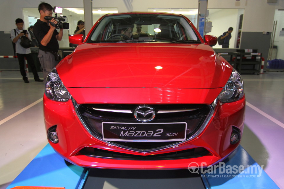 Mazda 2 Sedan DJ Sedan (2015) Exterior