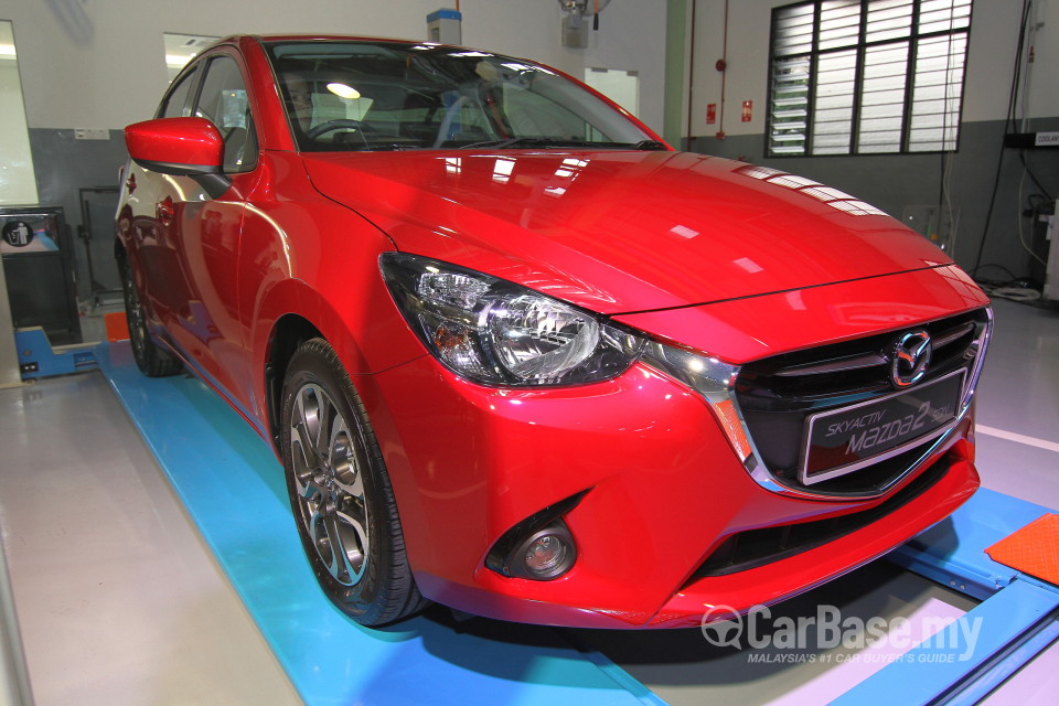 Mazda 2 Sedan DJ Sedan (2015) Exterior
