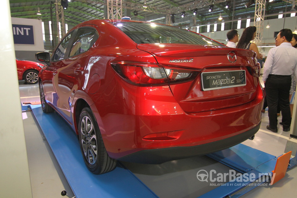 Mazda 2 Sedan DJ Sedan (2015) Exterior