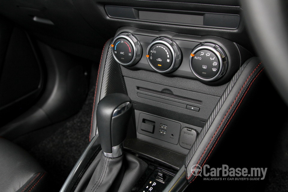 Mazda 2 Sedan DJ Sedan (2015) Interior