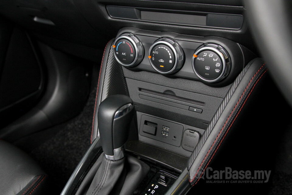 Mercedes-Benz SLC R172 Facelift (2016) Interior