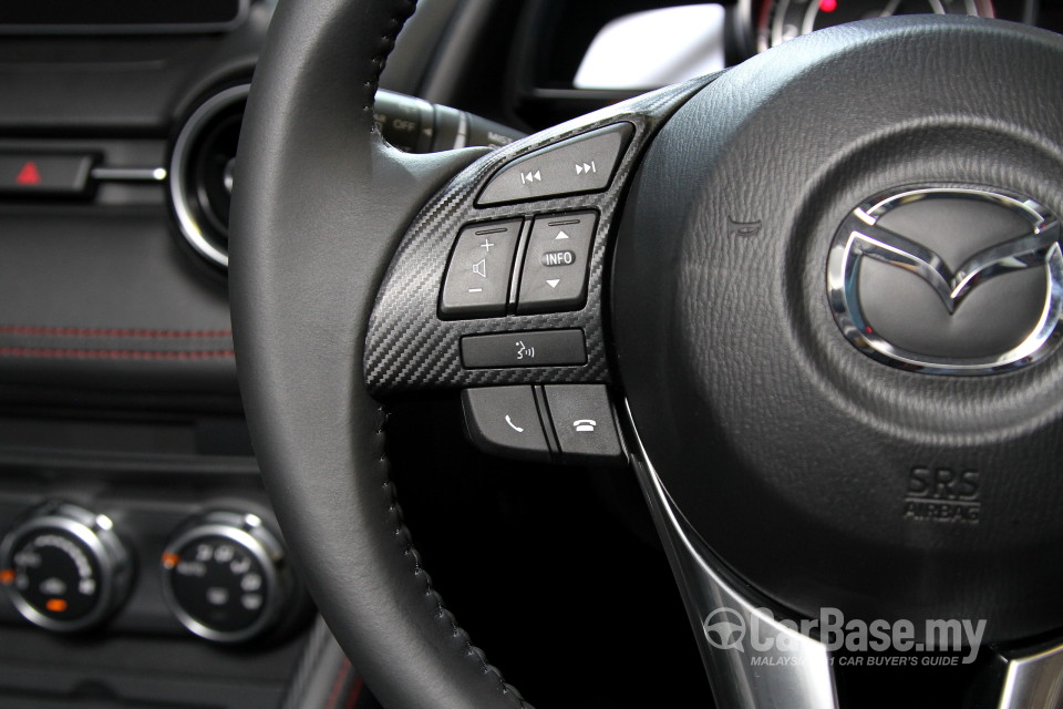 Mazda 2 Sedan DJ Sedan (2015) Interior