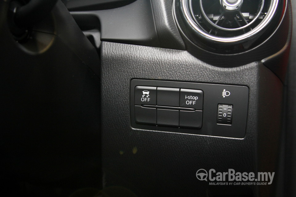 Mazda 2 Sedan DJ Sedan (2015) Interior
