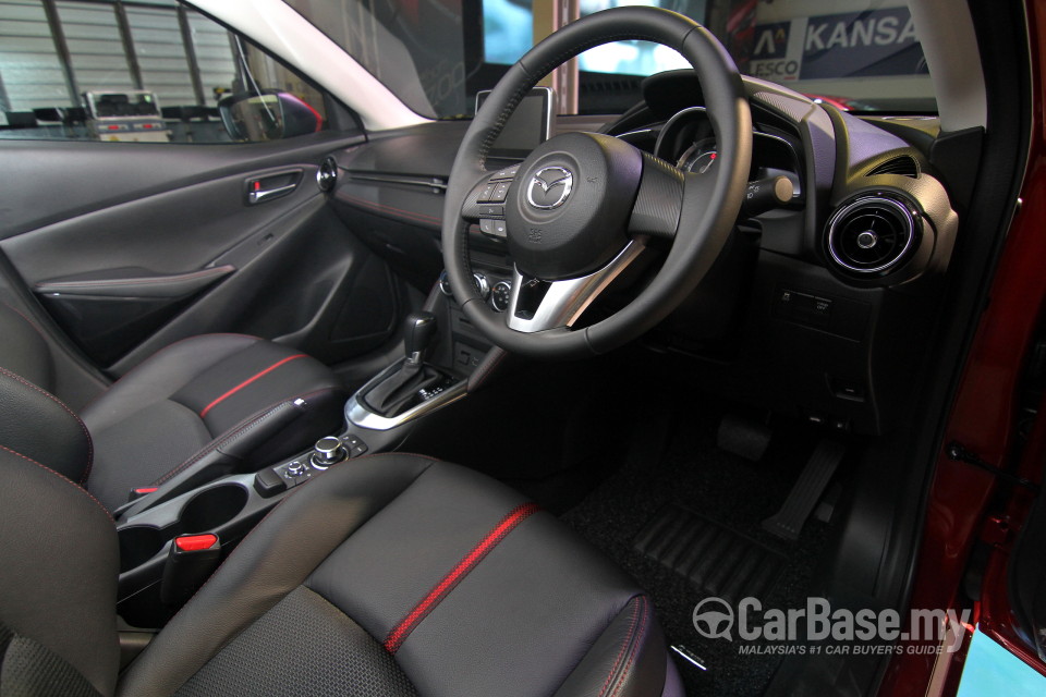 Mazda 2 Sedan DJ Sedan (2015) Interior
