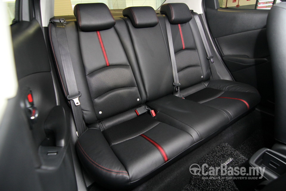 Mazda 2 Sedan DJ Sedan (2015) Interior