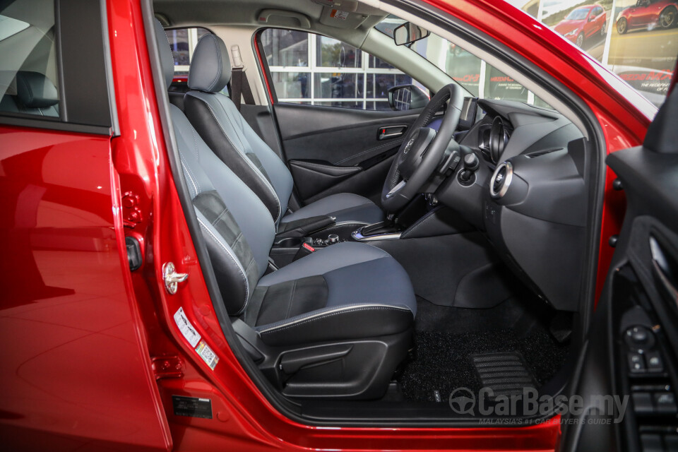 Nissan Navara D23 Facelift (2021) Interior