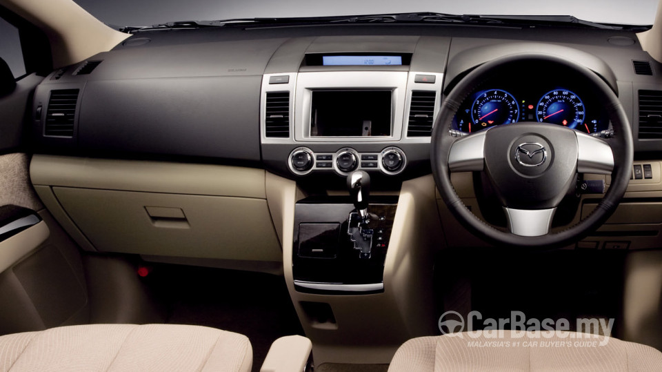 Mazda 8 LY (2010) Interior