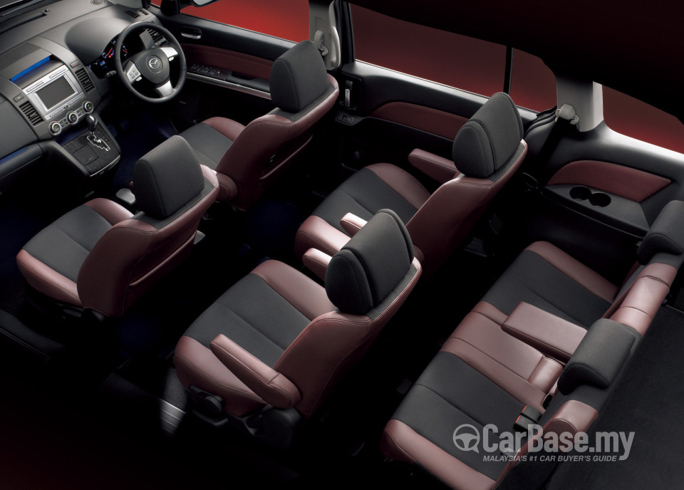 Mazda 8 LY (2010) Interior