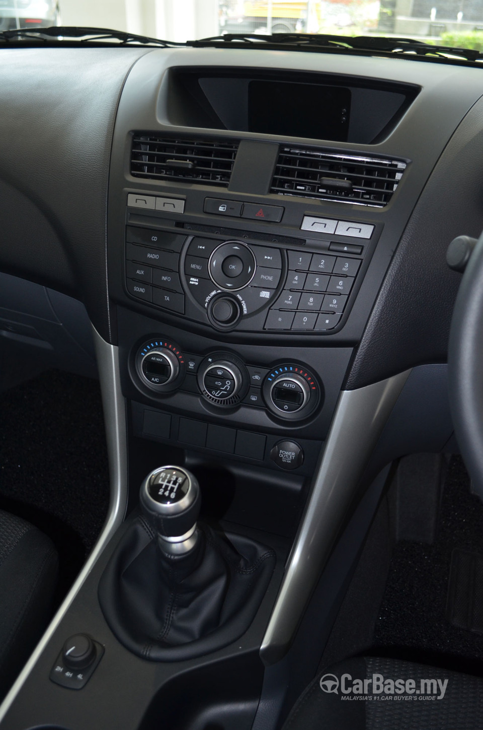 Mazda BT-50 Mk2 (2012) Interior