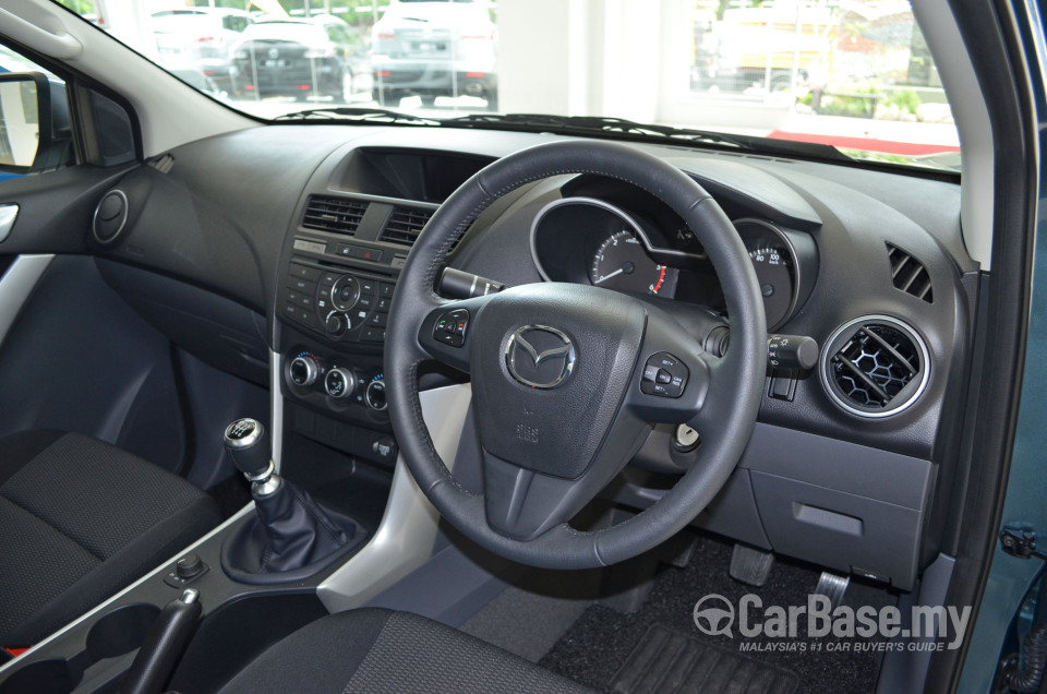 Mazda BT-50 Mk2 (2012) Interior