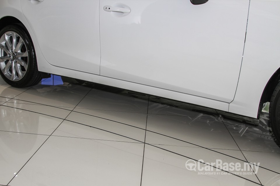 Mazda 3 Hatchback BM (2015) Exterior