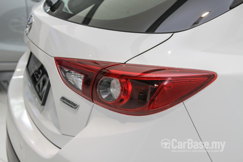 Mazda 3 Hatchback BM (2015) Exterior