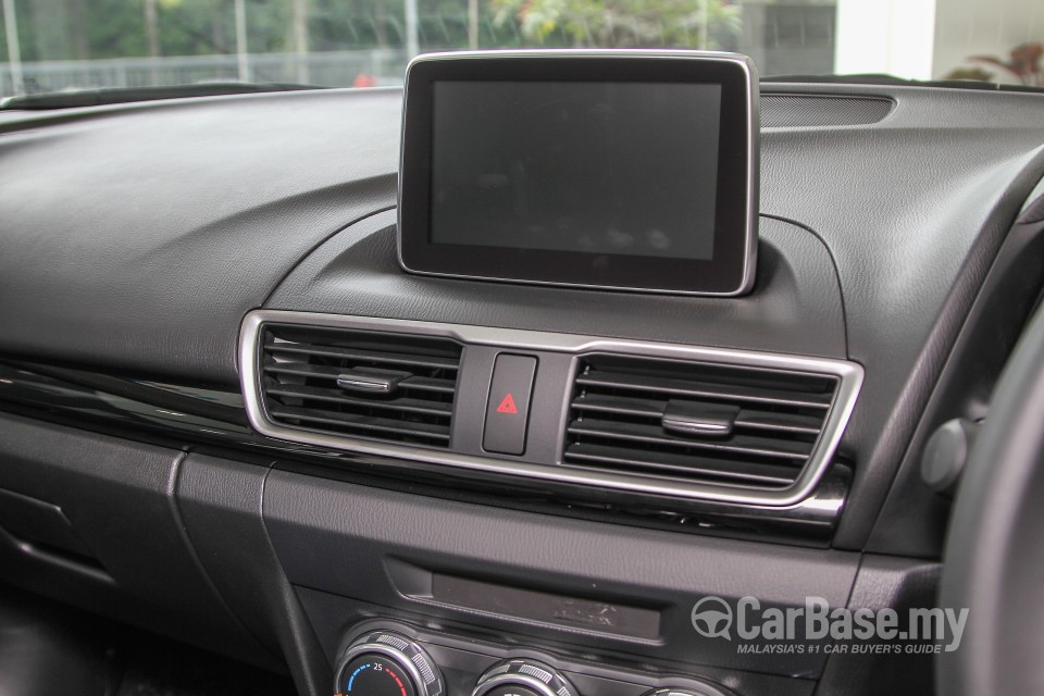 Mazda 3 Hatchback BM (2015) Interior