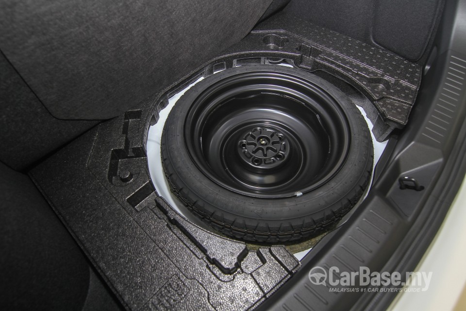 Mazda 3 Hatchback BM (2015) Interior