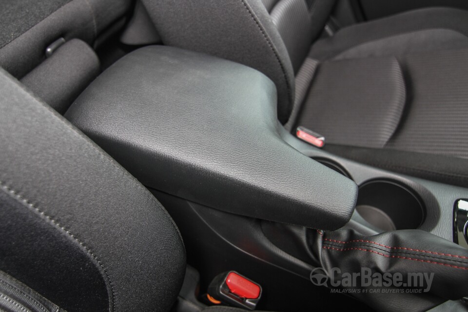 Mitsubishi ASX Mk1 Facelift (2013) Interior