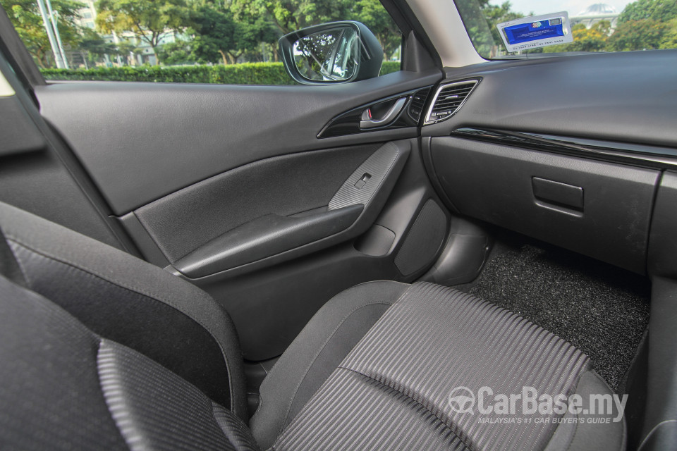 Mazda 3 Hatchback BM (2015) Interior