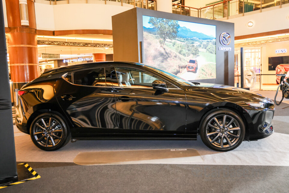Mazda 3 Hatchback BP (2019) Exterior