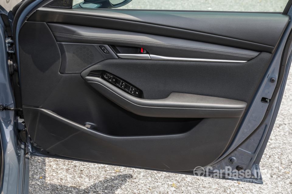 Mazda 3 Hatchback BP (2019) Interior