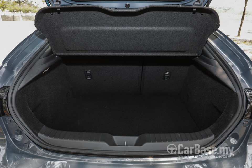 Mazda 3 Hatchback BP (2019) Interior