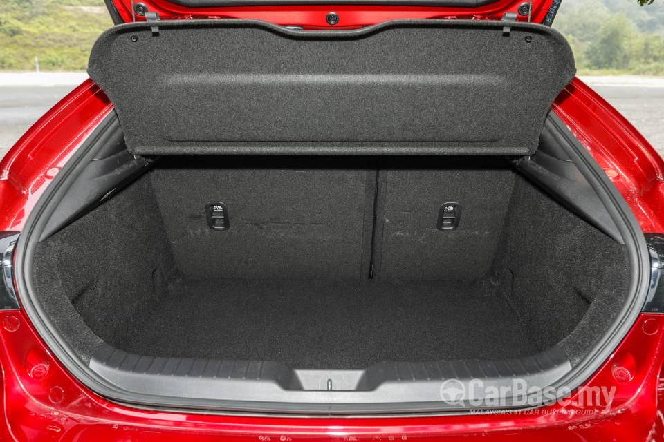 Mazda 3 Hatchback BP (2019) Interior