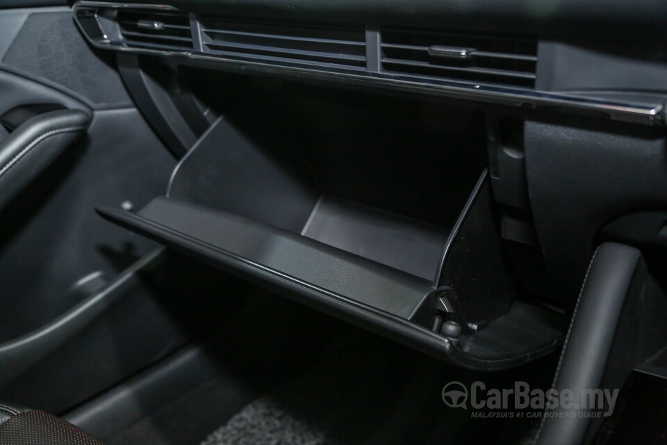 Mazda 3 Hatchback BP (2019) Interior