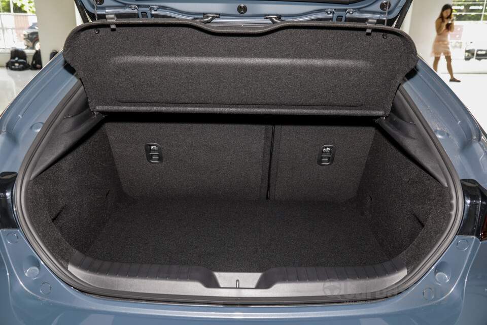 Mazda 3 Hatchback BP (2019) Interior
