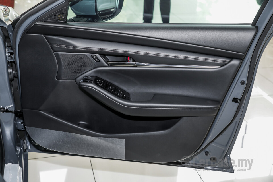 Mazda 3 Hatchback BP (2019) Interior