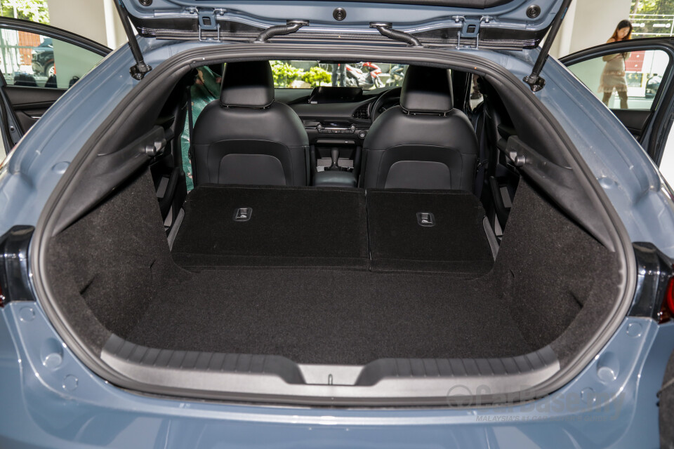 Mazda 3 Hatchback BP (2019) Interior