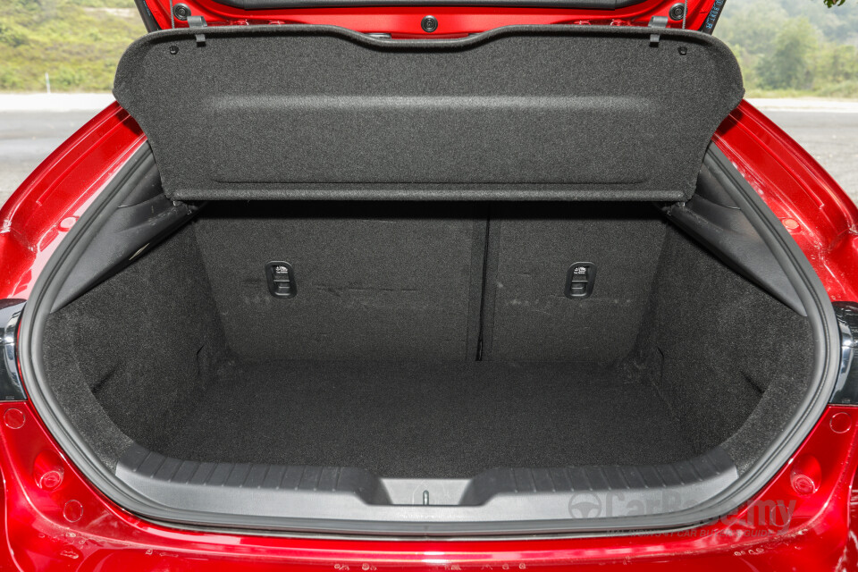 Mazda 3 Hatchback BP (2019) Interior