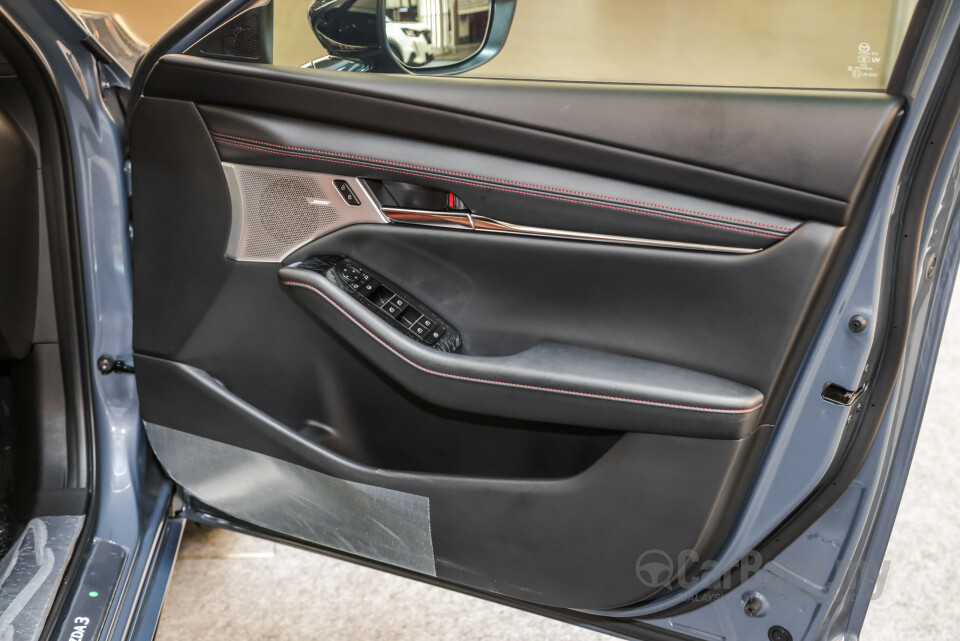 Mazda 3 Hatchback BP (2019) Interior