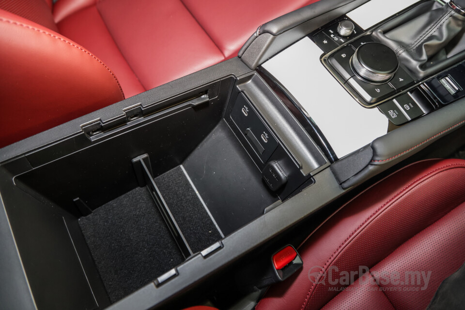 Mazda 3 Hatchback BP (2019) Interior