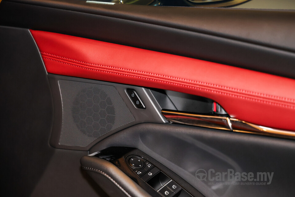 Mazda 3 Hatchback BP (2019) Interior