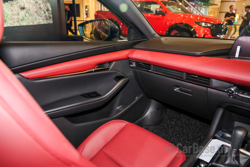 Mazda 3 Hatchback BP (2019) Interior