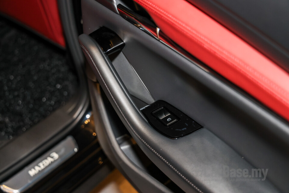 Mazda 3 Hatchback BP (2019) Interior