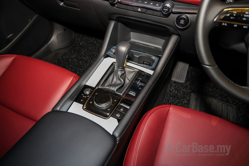 Mazda 3 Hatchback BP (2019) Interior